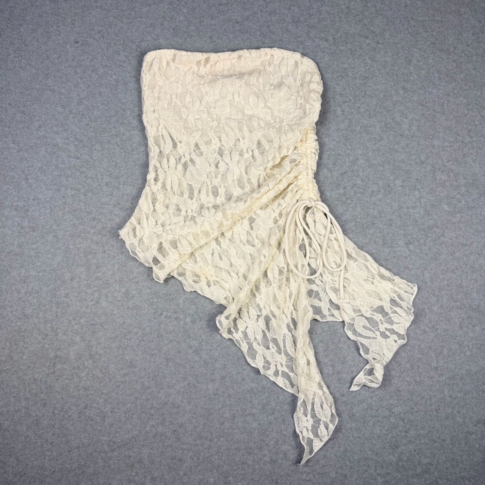 Bershka Off-White Lace Strapless Top - Picture 2 of 4